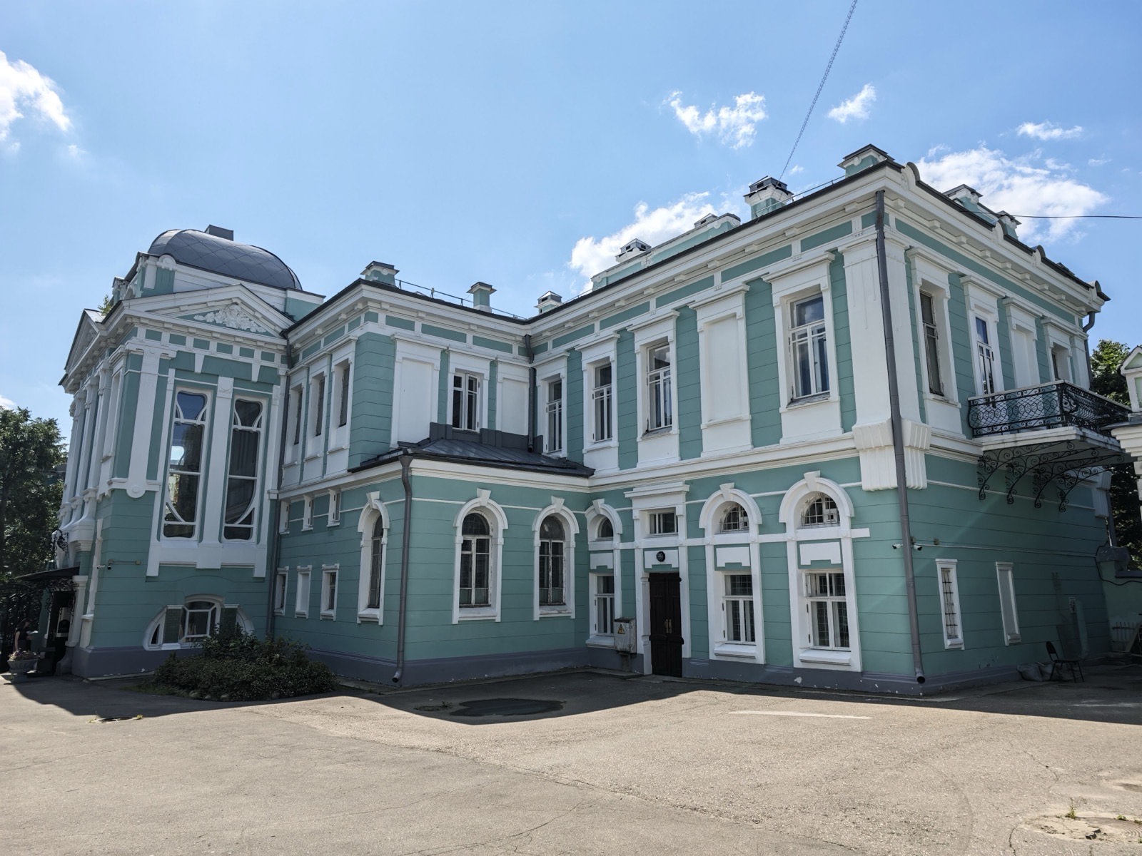 Дом Бурылина в Иванове — особняк с бирюзовым фасадом